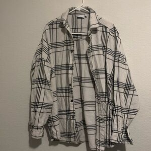 ASOS LONG SLEEVED BUTTON DOWN FLANNEL SHIRT in CREAM/BLACK